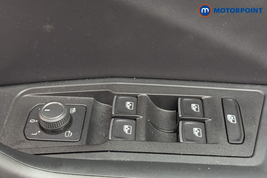 Volkswagen T-Roc R-Line Manual Petrol SUV - Stock Number (1573611) - 21st supplementary image