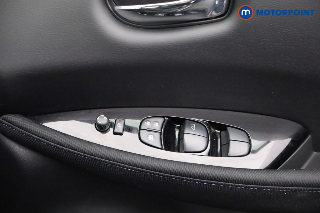 Nissan Leaf N-Connecta Automatic Electric Hatchback - Stock Number (1573676) - 17th supplementary image