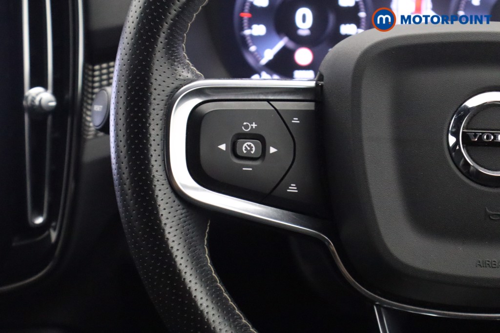 Volvo Xc40 R Design Manual Petrol SUV - Stock Number (1573688) - 4th supplementary image