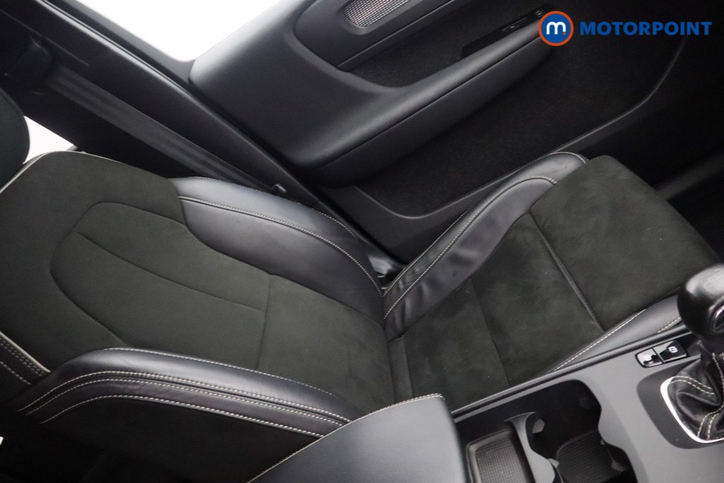 Volvo Xc40 R Design Manual Petrol SUV - Stock Number (1573688) - 15th supplementary image