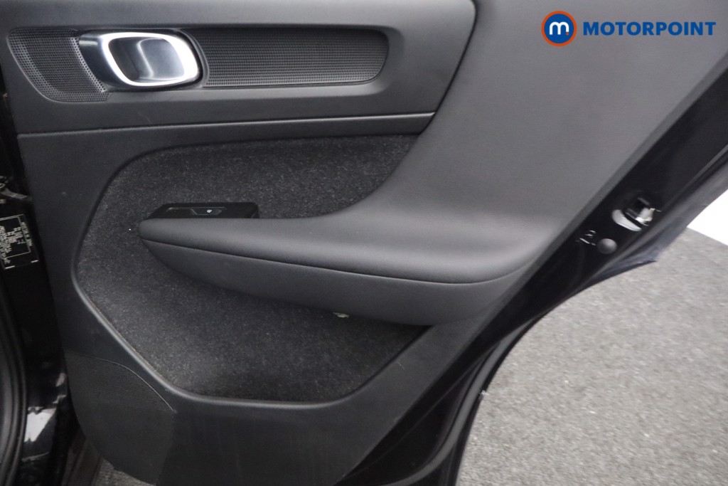 Volvo Xc40 R Design Manual Petrol SUV - Stock Number (1573688) - 18th supplementary image