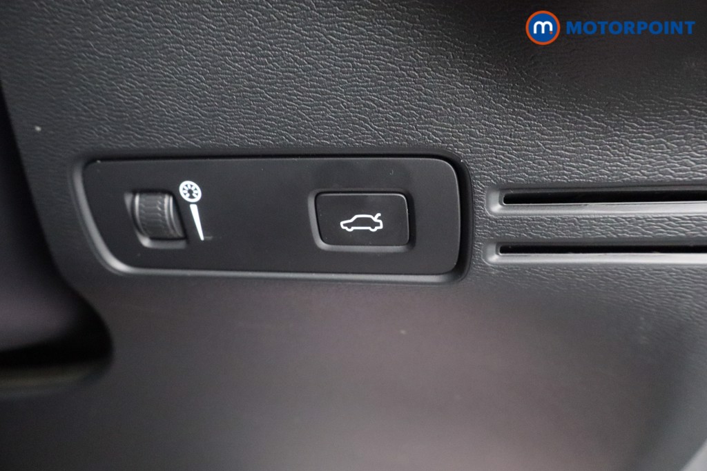 Volvo Xc40 R Design Manual Petrol SUV - Stock Number (1573691) - 14th supplementary image