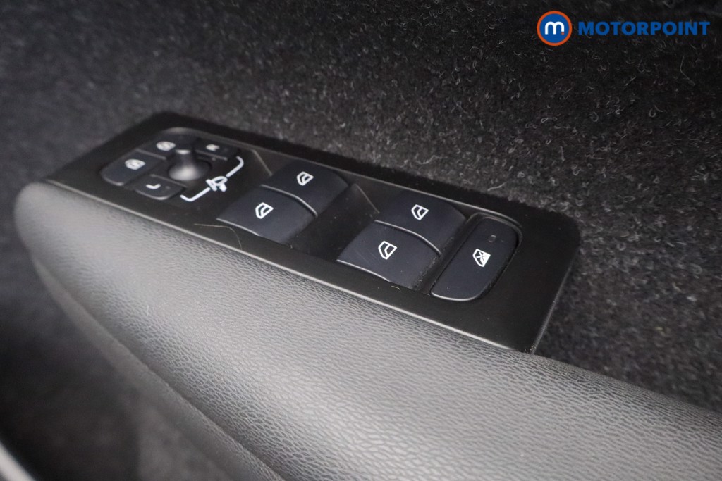 Volvo Xc40 R Design Manual Petrol SUV - Stock Number (1573691) - 18th supplementary image