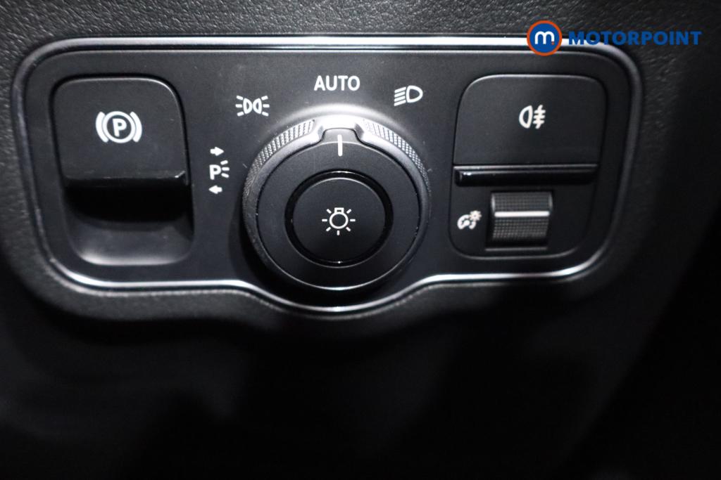 Mercedes-Benz GLA Amg Line Automatic Petrol SUV - Stock Number (1574236) - 9th supplementary image