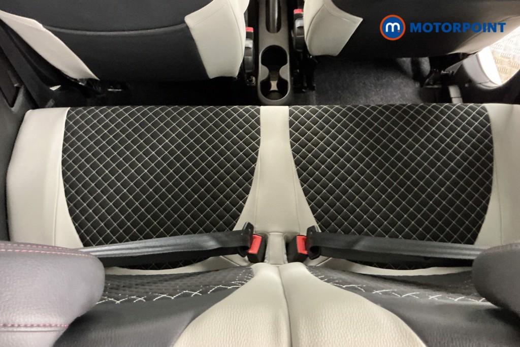 Fiat 500 Star Manual Petrol-Electric Hybrid Hatchback - Stock Number (1574291) - 9th supplementary image
