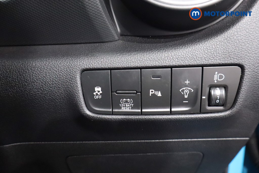 Hyundai Kona Premium Automatic Petrol-Electric Hybrid SUV - Stock Number (1574487) - 20th supplementary image