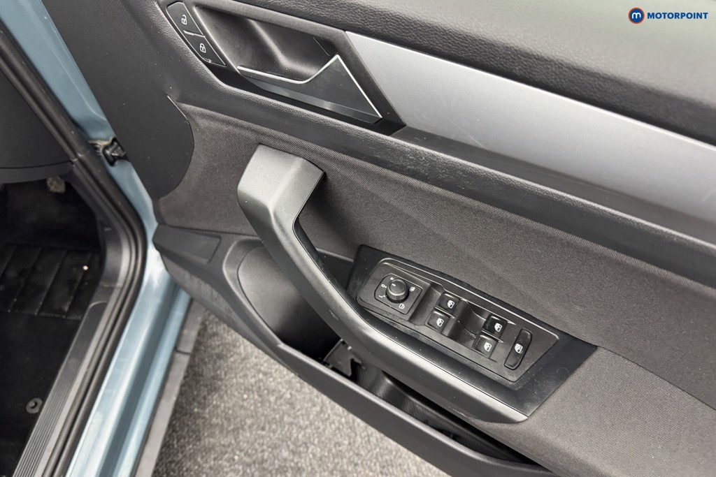 Volkswagen T-Roc Life Manual Petrol SUV - Stock Number (1574853) - 17th supplementary image