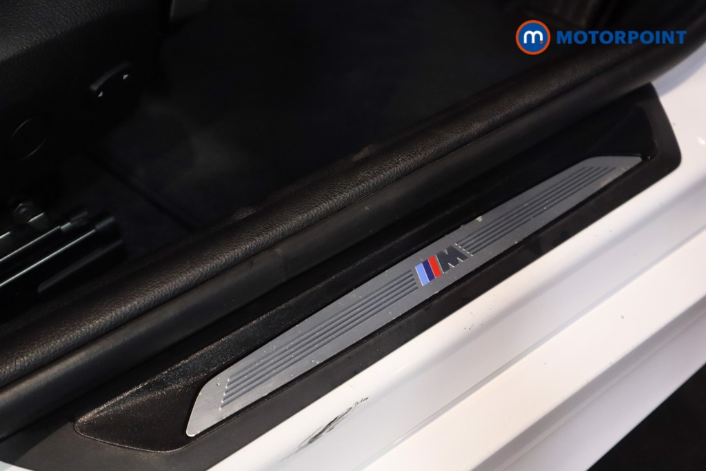 BMW 1 Series M Sport Shadow Edition Manual Petrol Hatchback - Stock Number (1575347) - 5th supplementary image