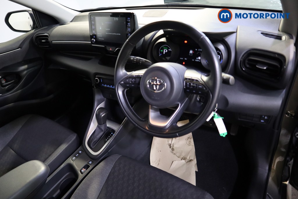 Toyota Yaris Design Automatic Petrol-Electric Hybrid Hatchback - Stock Number (1575453) - 1st supplementary image