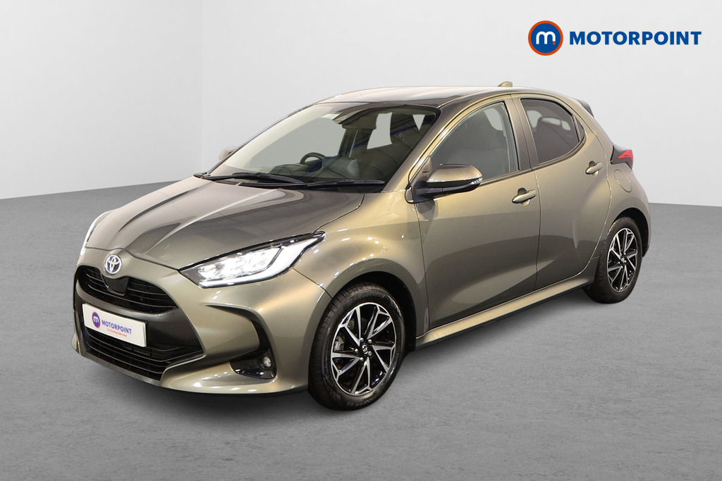 Toyota Yaris Design Automatic Petrol-Electric Hybrid Hatchback - Stock Number (1575453) - Passenger side front corner