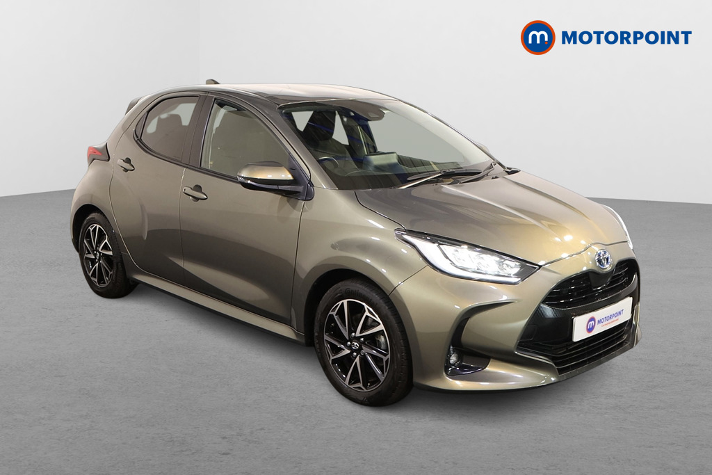 Toyota Yaris Design Automatic Petrol-Electric Hybrid Hatchback - Stock Number (1575453) - Drivers side front corner