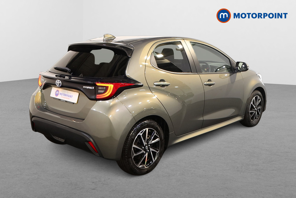 Toyota Yaris Design Automatic Petrol-Electric Hybrid Hatchback - Stock Number (1575453) - Drivers side rear corner