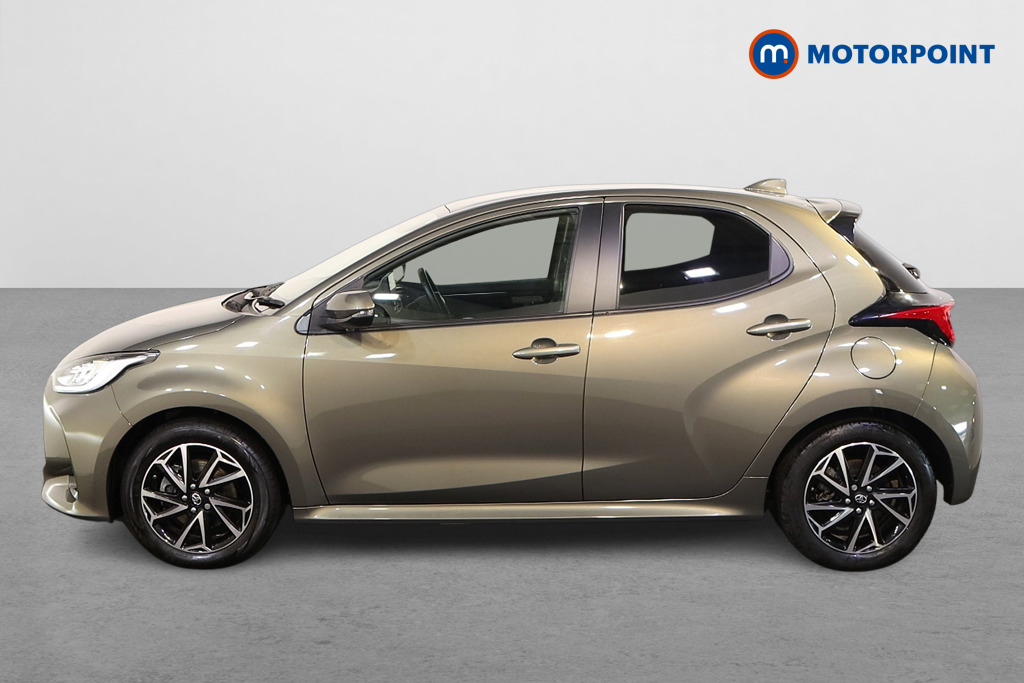 Toyota Yaris Design Automatic Petrol-Electric Hybrid Hatchback - Stock Number (1575453) - Passenger side