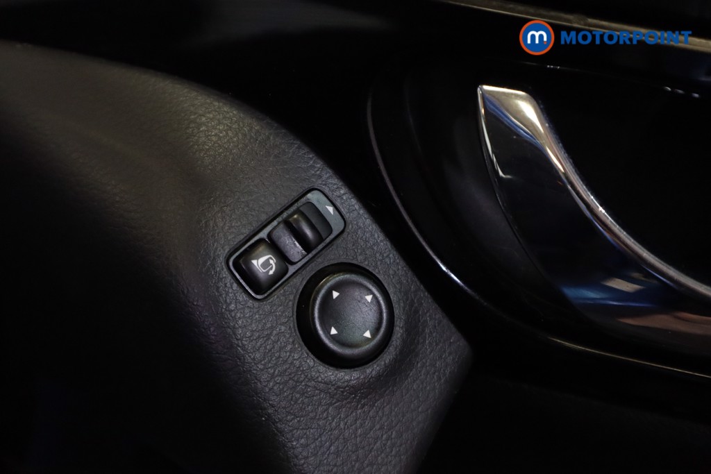 Nissan Qashqai Acenta Premium Manual Diesel SUV - Stock Number (1575463) - 3rd supplementary image