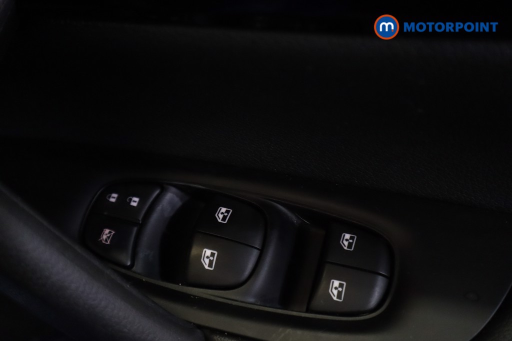 Nissan Qashqai Acenta Premium Manual Diesel SUV - Stock Number (1575463) - 4th supplementary image