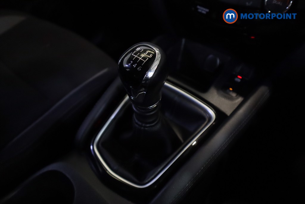 Nissan Qashqai Acenta Premium Manual Diesel SUV - Stock Number (1575463) - 21st supplementary image