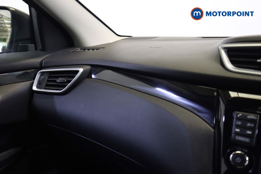 Nissan Qashqai Acenta Premium Manual Diesel SUV - Stock Number (1575463) - 22nd supplementary image