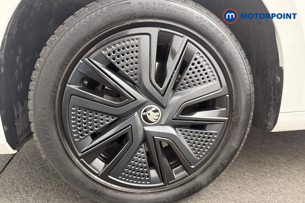 Skoda Fabia Colour Edition Manual Petrol Hatchback - Stock Number (1575676) - 11th supplementary image