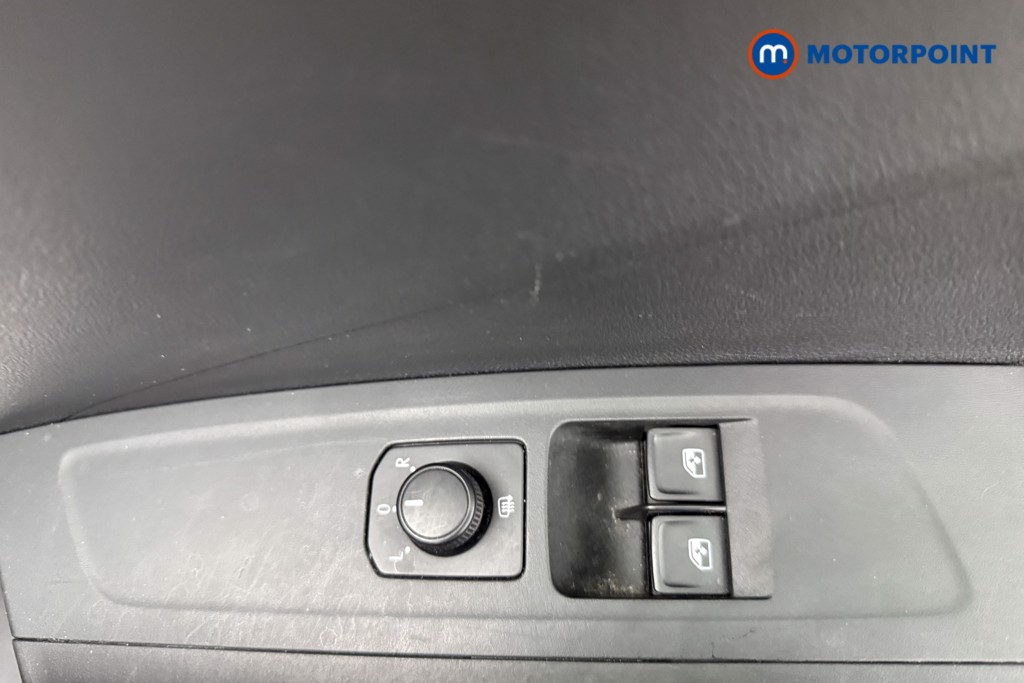 Skoda Fabia Colour Edition Manual Petrol Hatchback - Stock Number (1575676) - 18th supplementary image