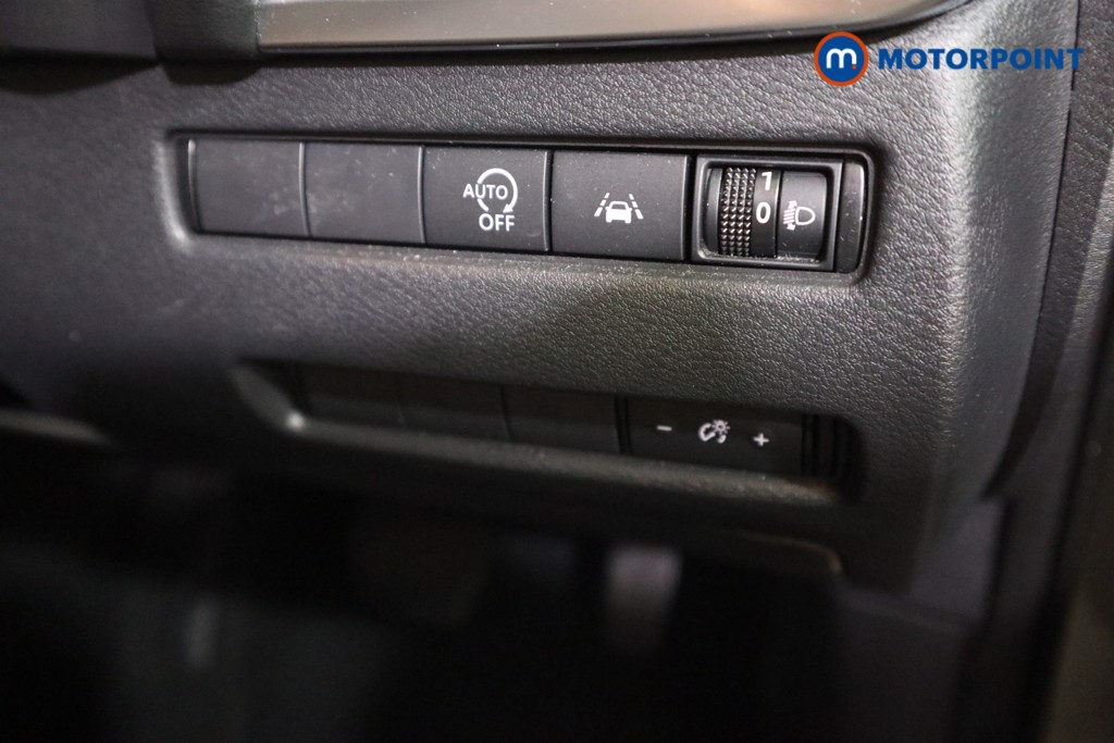 Nissan Qashqai N-Connecta Automatic Petrol SUV - Stock Number (1575728) - 9th supplementary image