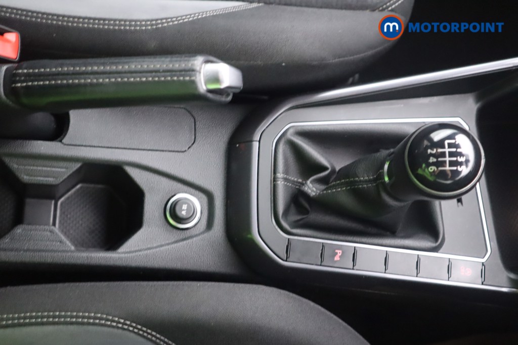 Volkswagen Polo R-Line Manual Petrol Hatchback - Stock Number (1575829) - 4th supplementary image