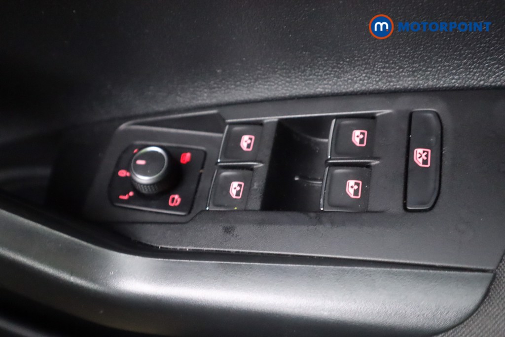 Volkswagen Polo R-Line Manual Petrol Hatchback - Stock Number (1575829) - 8th supplementary image