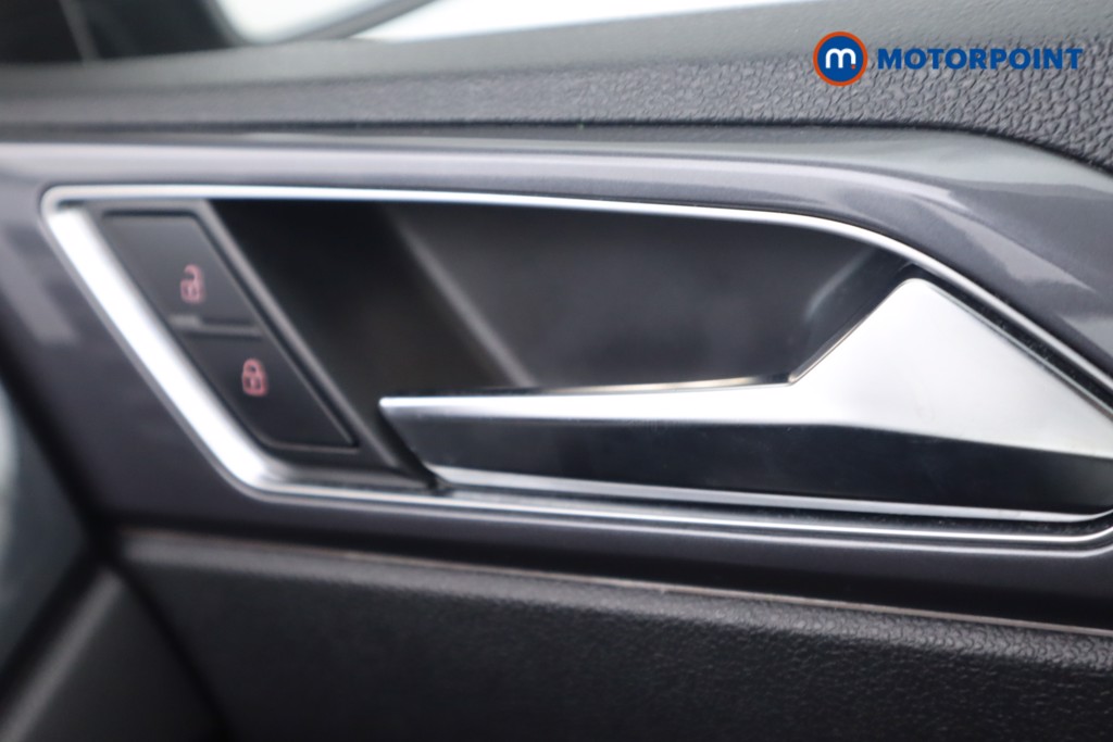Volkswagen Polo R-Line Manual Petrol Hatchback - Stock Number (1575829) - 10th supplementary image