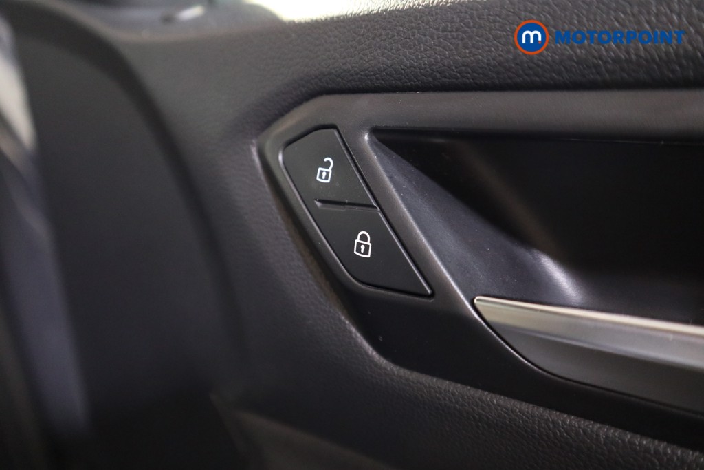 Volkswagen T-Roc Black Edition Automatic Petrol SUV - Stock Number (1575960) - 10th supplementary image