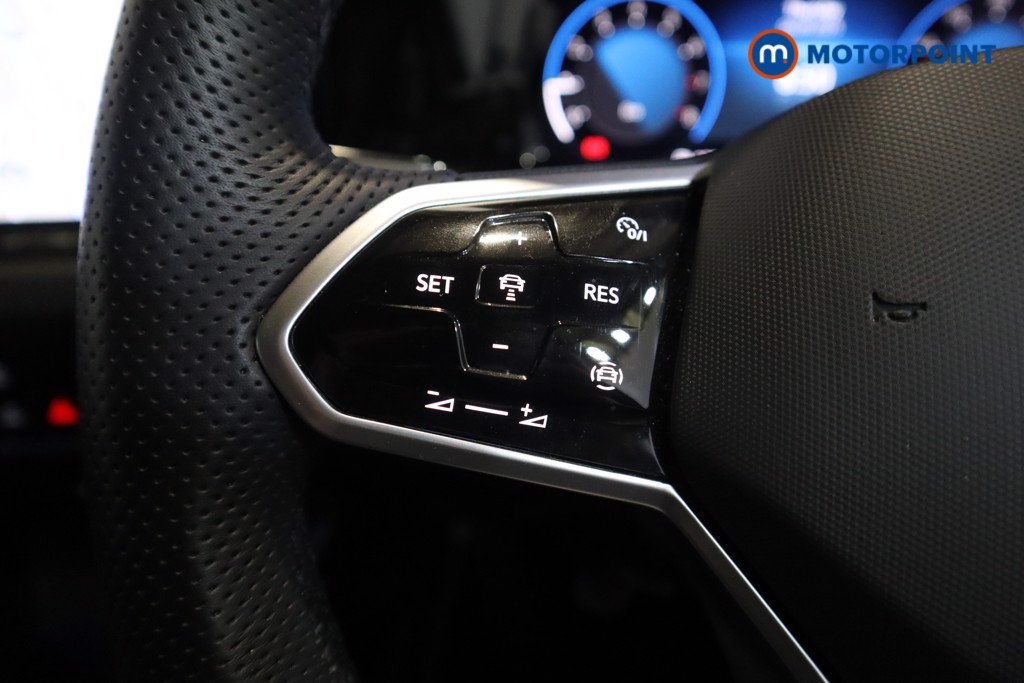 Volkswagen Golf R-Line Manual Petrol Hatchback - Stock Number (1575967) - 9th supplementary image