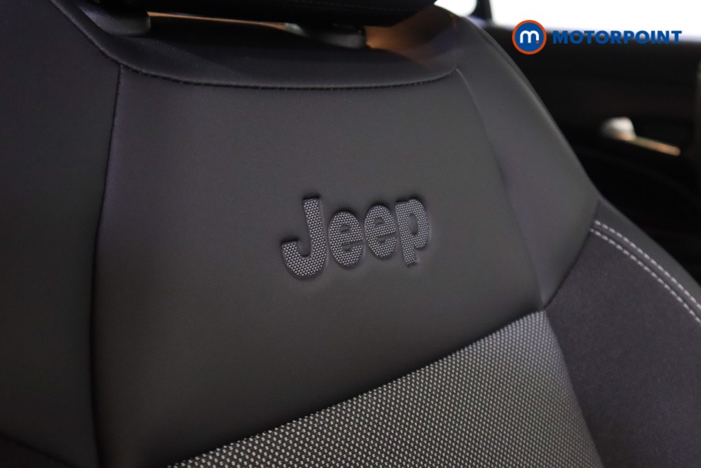 Jeep Avenger Altitude Automatic Petrol-Electric Hybrid SUV - Stock Number (1576605) - 7th supplementary image