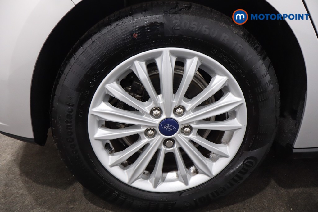 Ford Focus Titanium Manual Petrol Hatchback - Stock Number (1576673) - 9th supplementary image