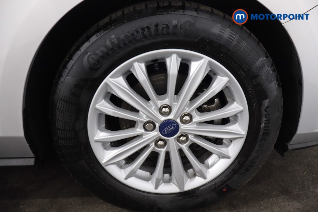 Ford Focus Titanium Manual Petrol Hatchback - Stock Number (1576673) - 10th supplementary image
