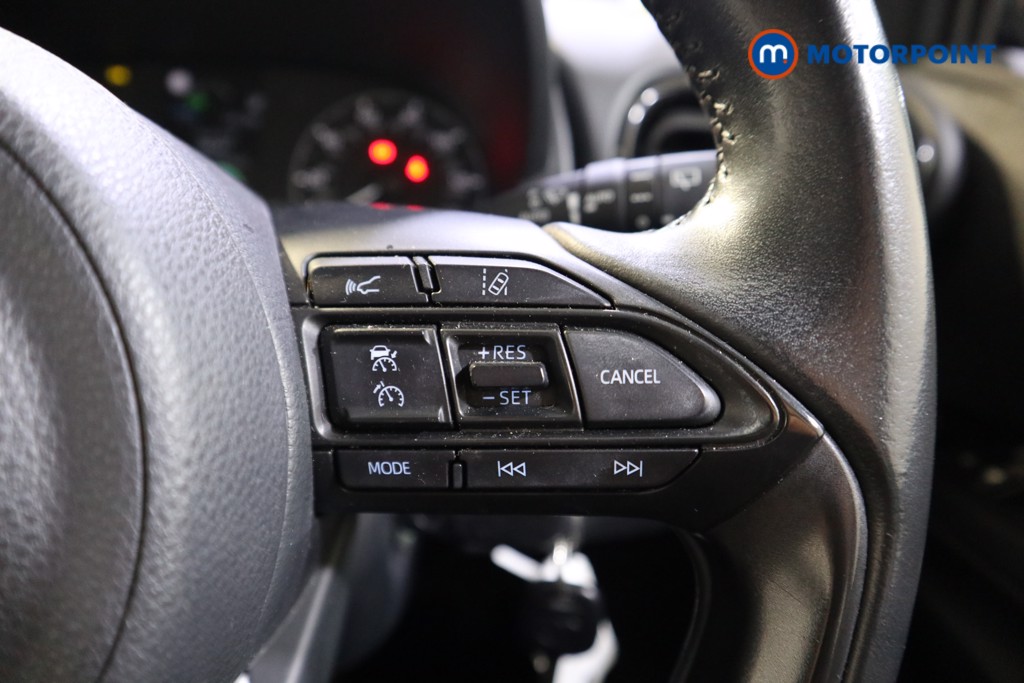 Toyota Yaris Icon Automatic Petrol-Electric Hybrid Hatchback - Stock Number (1576789) - 5th supplementary image