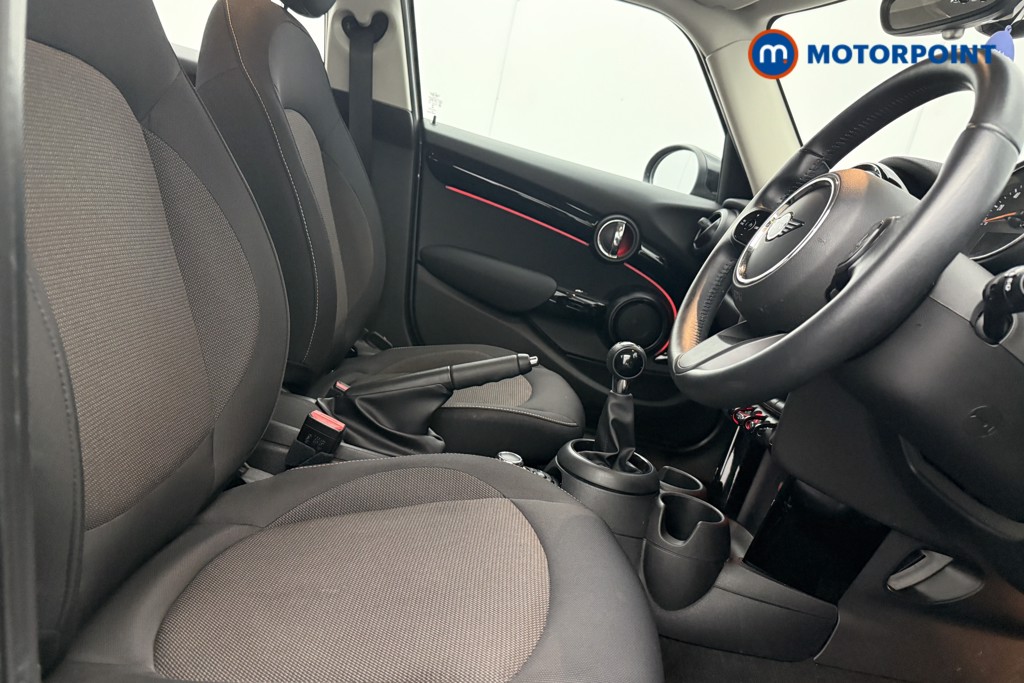 Mini Hatchback Cooper Classic Manual Petrol Hatchback - Stock Number (1577189) - 6th supplementary image