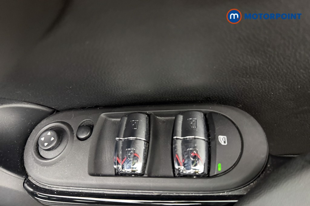 Mini Hatchback Cooper Classic Manual Petrol Hatchback - Stock Number (1577189) - 17th supplementary image