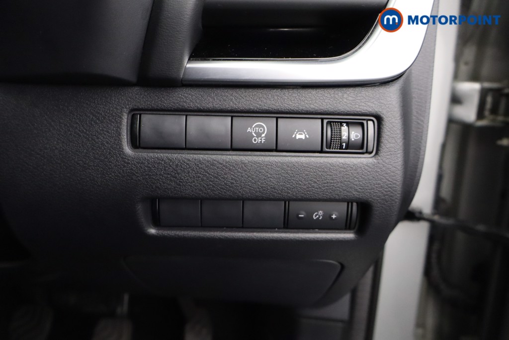 Nissan Qashqai N-Connecta Manual Petrol SUV - Stock Number (1577701) - 15th supplementary image