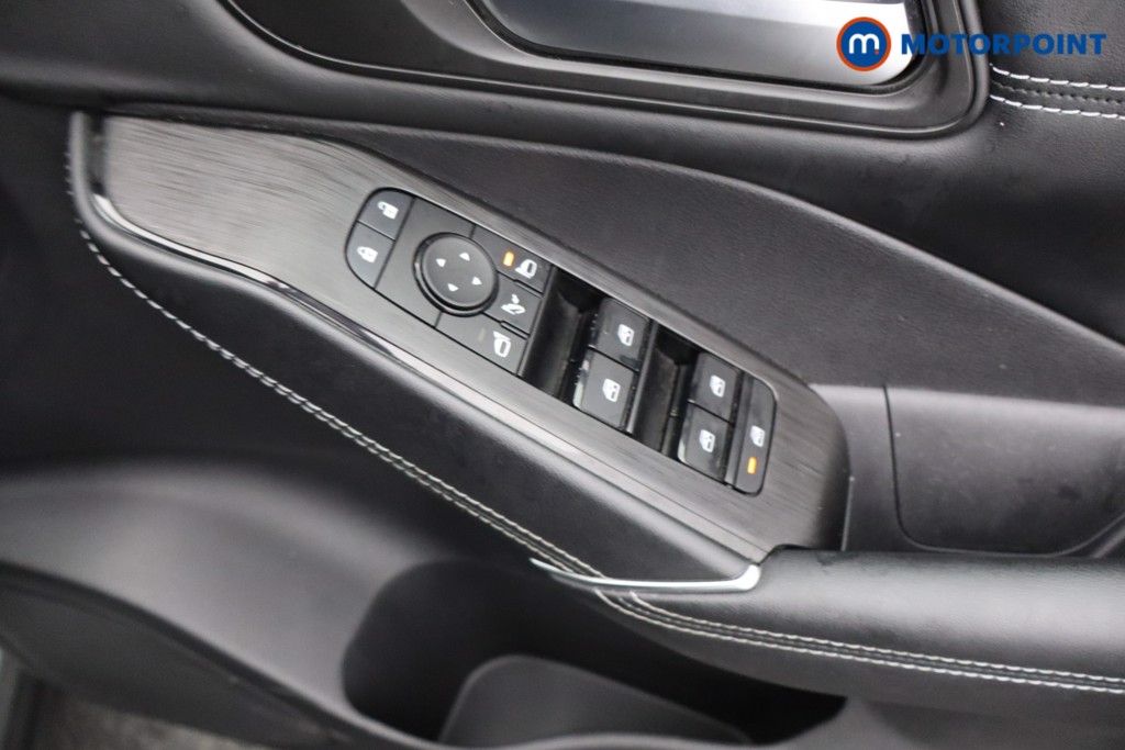 Nissan Qashqai N-Connecta Manual Petrol SUV - Stock Number (1577701) - 16th supplementary image