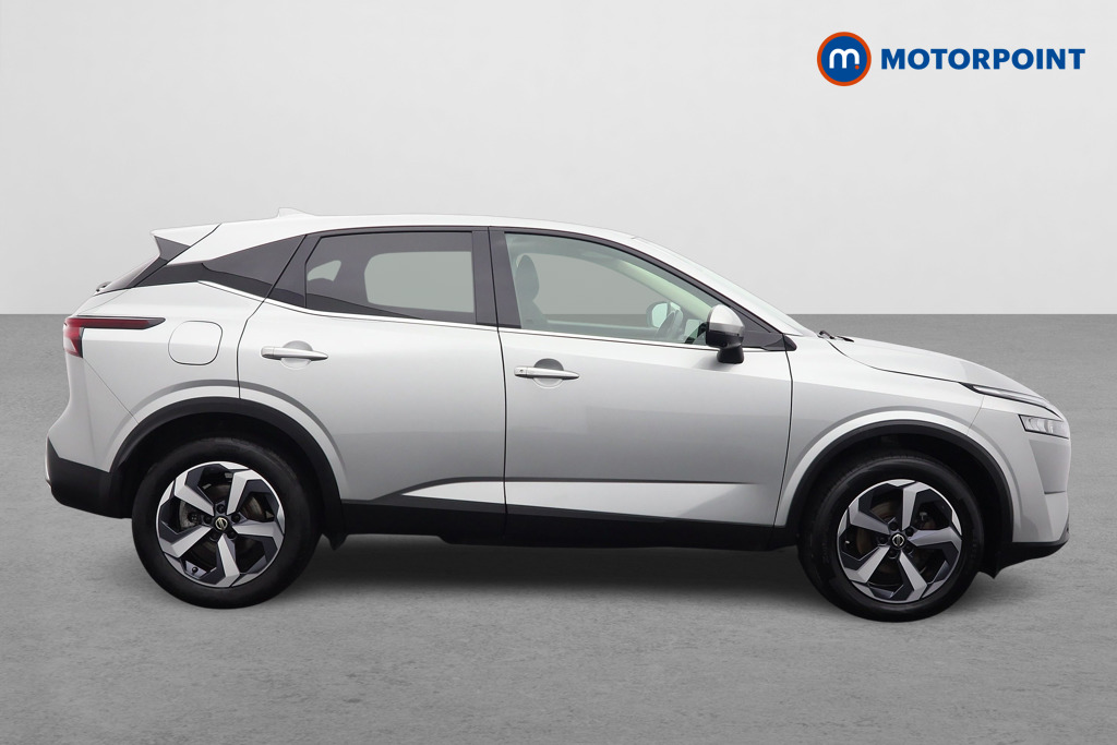 Nissan Qashqai N-Connecta Manual Petrol SUV - Stock Number (1577701) - Drivers side