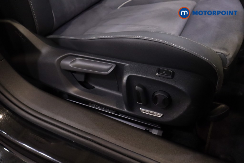 Volkswagen Passat Life Automatic Petrol Plug-In Hybrid Estate - Stock Number (1578393) - 7th supplementary image