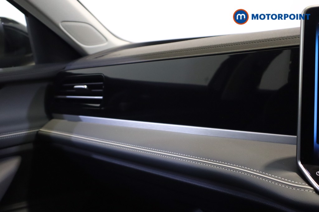 Volkswagen Passat Life Automatic Petrol Plug-In Hybrid Estate - Stock Number (1578393) - 23rd supplementary image