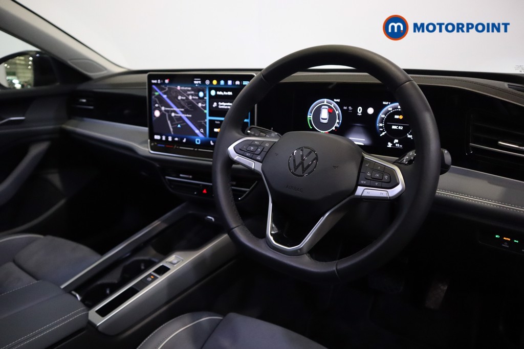 Volkswagen Passat Life Automatic Petrol Plug-In Hybrid Estate - Stock Number (1578393) - 1st supplementary image