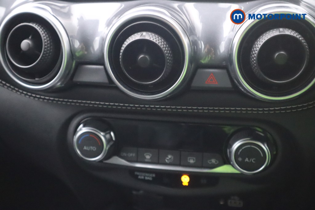 Nissan Juke N-Connecta Automatic Petrol SUV - Stock Number (1545556) - 3rd supplementary image