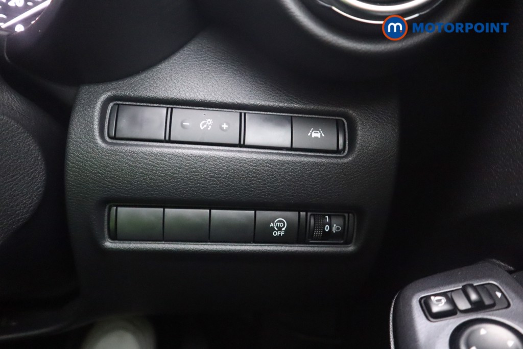 Nissan Juke N-Connecta Automatic Petrol SUV - Stock Number (1545556) - 10th supplementary image