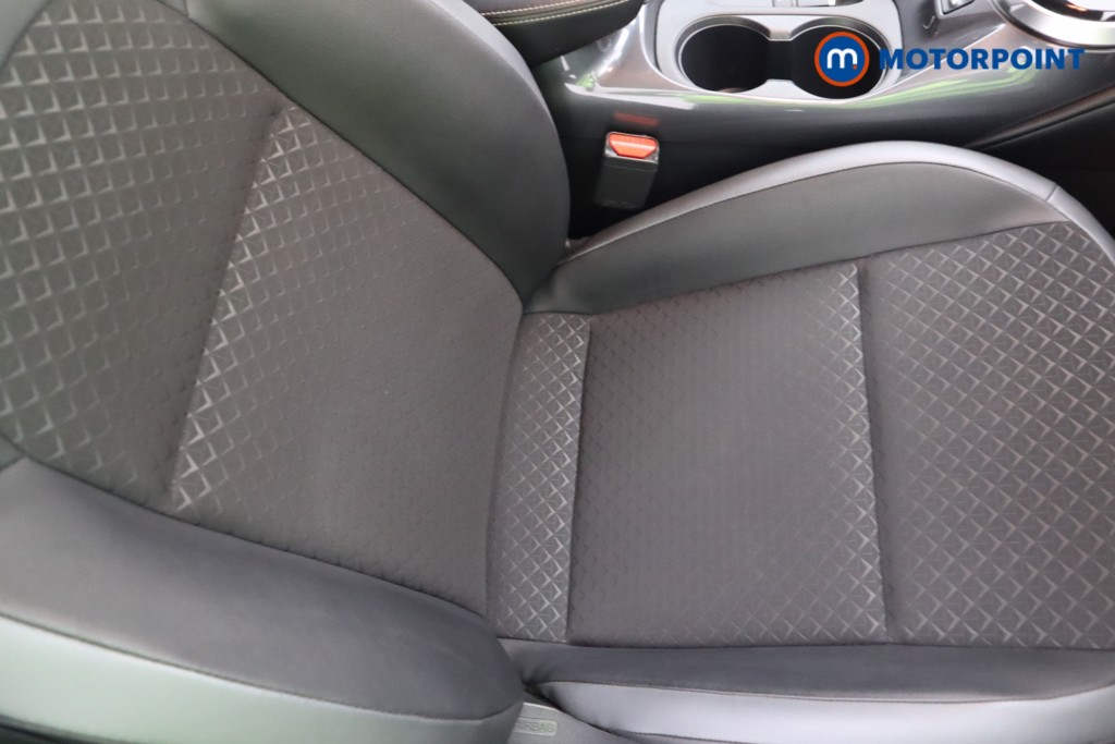 Nissan Juke N-Connecta Automatic Petrol SUV - Stock Number (1545556) - 14th supplementary image