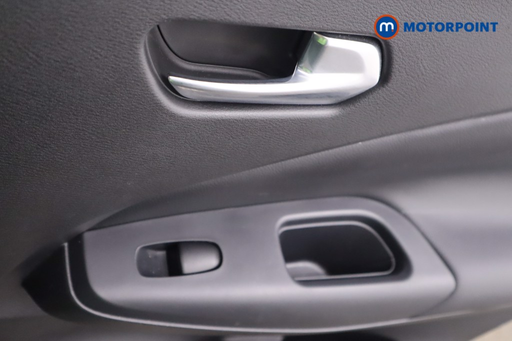 Nissan Juke N-Connecta Automatic Petrol SUV - Stock Number (1545556) - 18th supplementary image