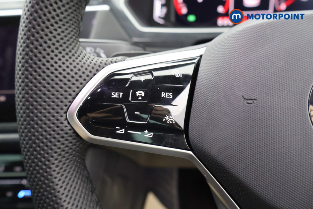 Volkswagen Tiguan R-Line Automatic Petrol SUV - Stock Number (1547797) - 2nd supplementary image