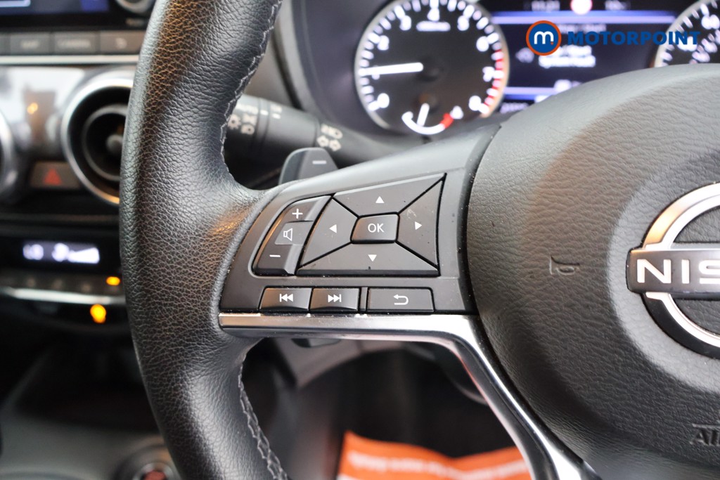 Nissan Juke N-Connecta Automatic Petrol SUV - Stock Number (1565009) - 2nd supplementary image