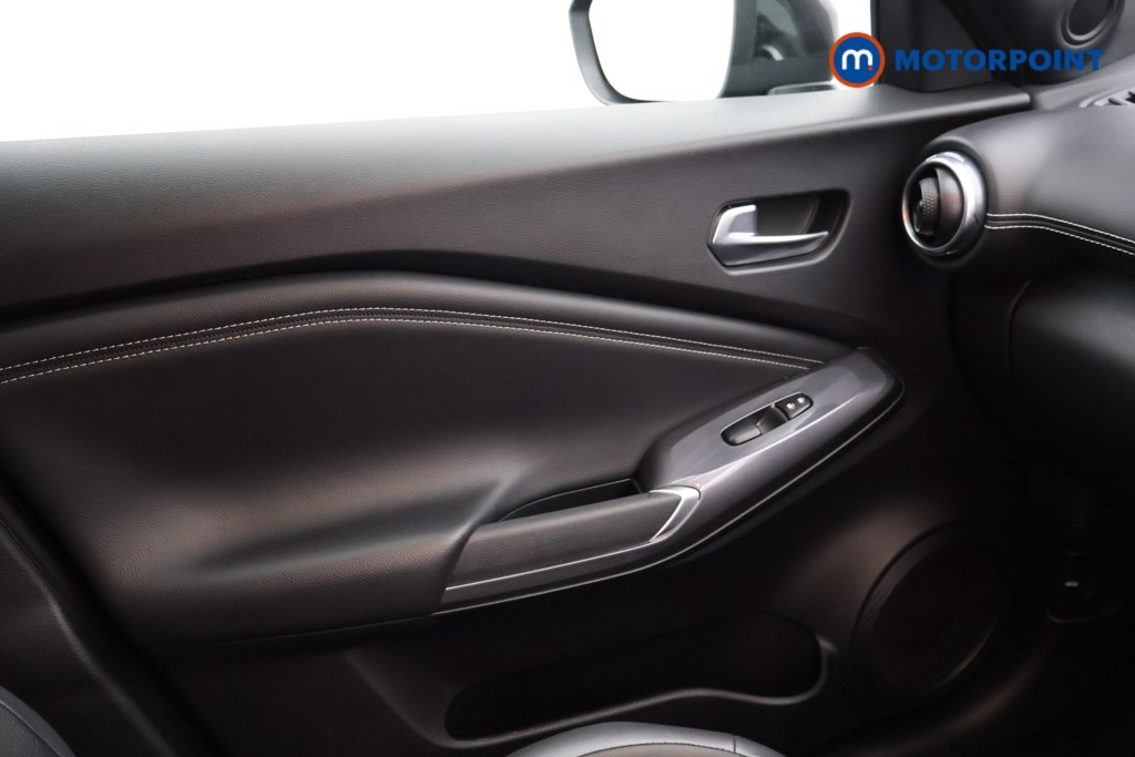 Nissan Juke N-Connecta Automatic Petrol SUV - Stock Number (1565009) - 8th supplementary image