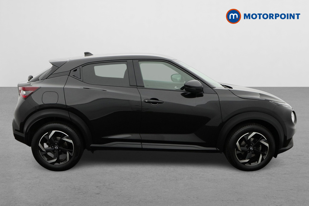 Nissan Juke N-Connecta Automatic Petrol SUV - Stock Number (1565009) - Drivers side