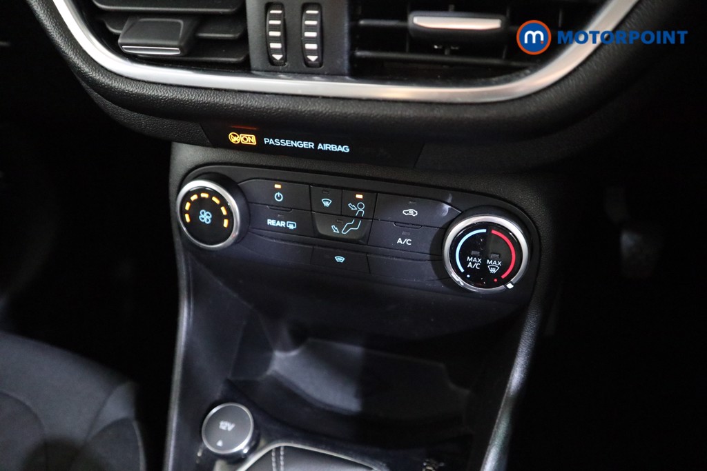 Ford Fiesta Zetec Manual Petrol Hatchback - Stock Number (1565827) - 7th supplementary image